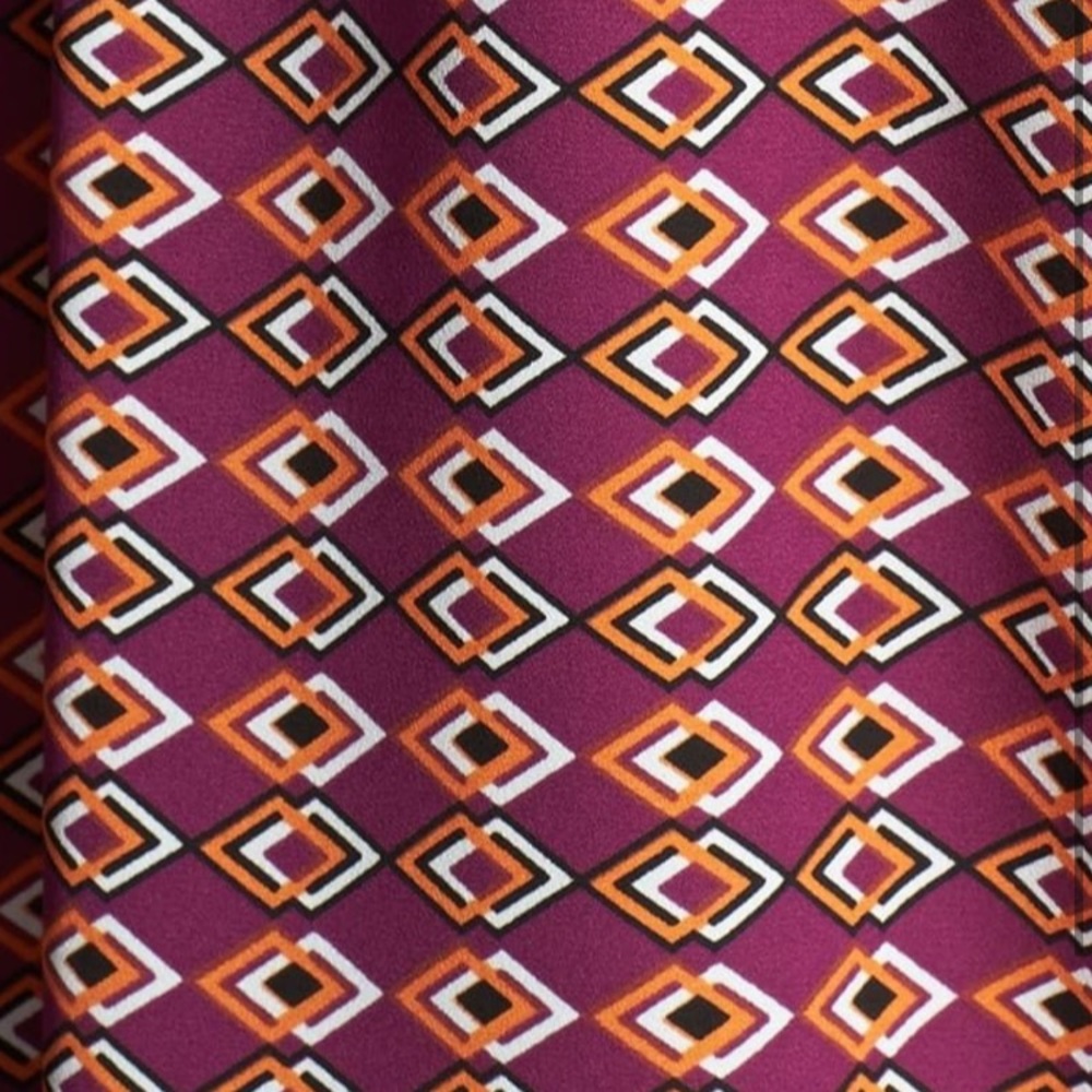 SOLD Pleione Diamond Print Surplice Wrap Blouse - Picture 4 of 12